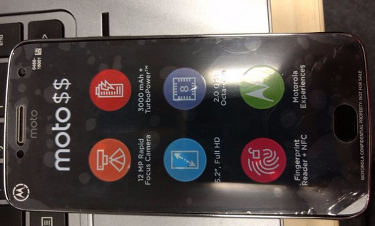 Moto G5 Plus. Фото смартфона свидетельствует о том, что он получит 5.2-дюймовый дисплей