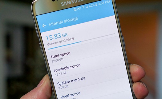 В Galaxy S7 операционная система и предустановленные приложения занимают 8 ГБ места во встроенной памяти