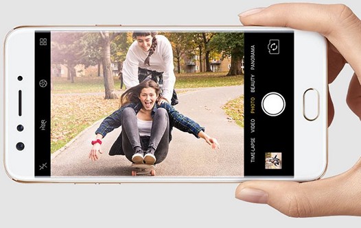 Oppo F3. 5.5-дюймовый смартфон со сдвоенной фронтальной камерой появился на рынке