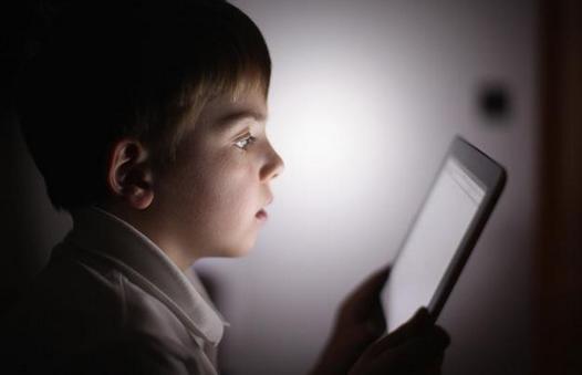 Дети все чаще выбирают планшеты в качестве альтернативы классическому телевизору