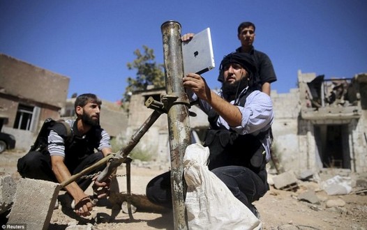 Сирийские повстанцы используют iPad как инструмент для установки угла возвышения миномета