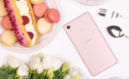 Sony Xperia Z5. Флагманский смартфон японской компании получил корпус розового цвета