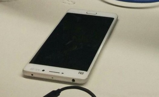 Xiaomi Mi 5 на новом фото. Цена смартфона может оказаться выше, чем мы ожидали