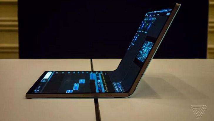 Эра ноутбуков с гибким дисплеем наступает: Intel также решила присоединиться к вечеринке