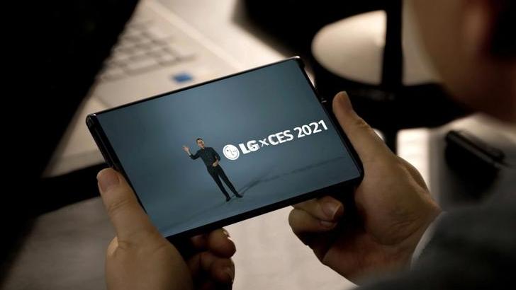 Раздвижной смартфон LG показан на CES 2021 (Видео)