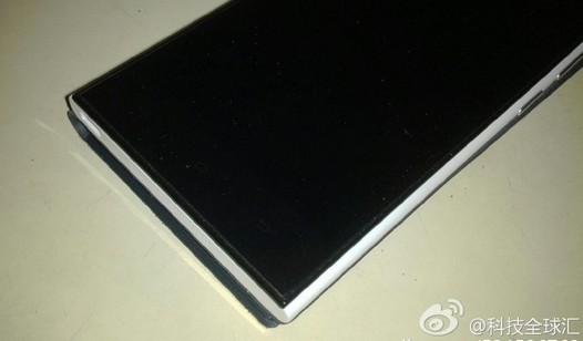 Ascend P7. Очередные фото и рендеры нового фаблета Huawei