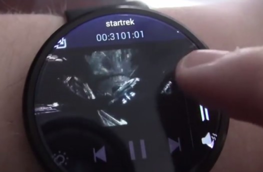 Новый трюк на Android Wear: просмотр полнометражных фильмов на умных часах (Видео)