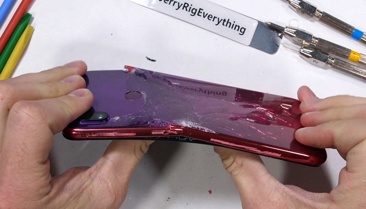 Redmi Note 7  не прошел испытания на прочность конструкции (Видео)