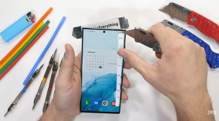 Samsung Galaxy S22 Ultra с честью выдержал тесты на прочность и устойчивость к царапинам
