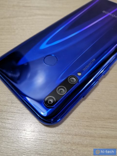 Honor 10i. Фото и технические характеристики смартфона просочились в Сеть