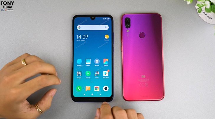 Redmi 7. Смартфон бюджетного класса вживую (Видео)