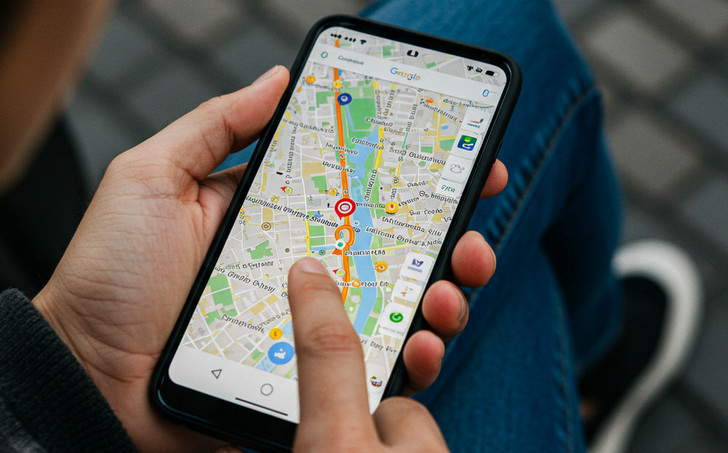 Gemini и Google Maps: теперь можно задавать вопросы о местах