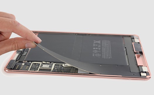 Инструкция по разборке iPad Pro 9.7 появилась на сайте iFixit. Новинка очень сложна в ремонте