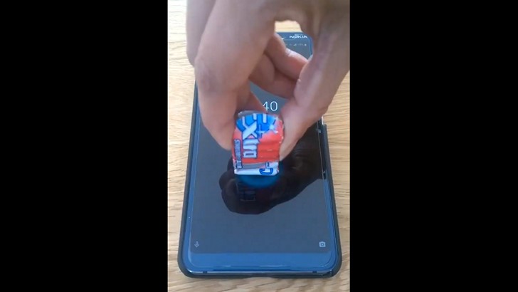 Nokia 9. Сканер отпечатков пальцев смартфона срабатывает на незарегистрированные отпечатки и даже… упаковку жвачки