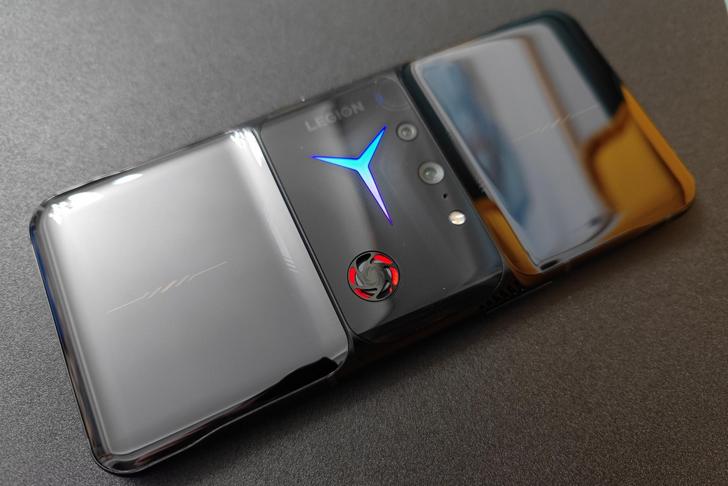 Lenovo Legion 2 Pro. Так будет выглядеть игровой смартфон с выдвижной селфи-камерй, дисплеем Samsung с частотой обновления 144 Гц и подсветкой задней панели