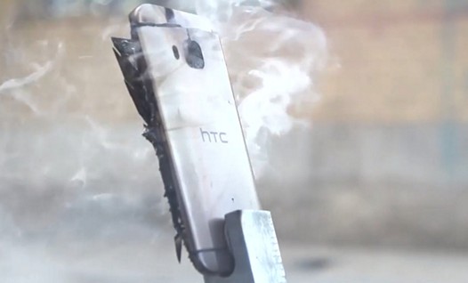 HTC One M9 в испытаниях на прочность и… огнеупорнось (Видео)