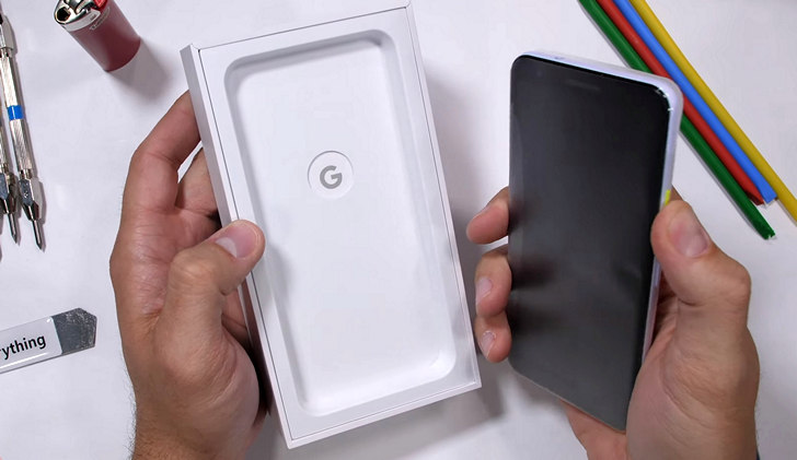 Pixel 3a. Недорогой смартфон Google в тестах на устойчивость к механическим воздействиям показал себя достаточно неплохо (Видео)