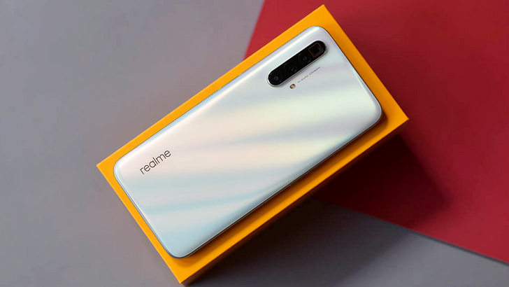 Realme X3 SuperZoom. Живые изображения и технические характеристики смартфона