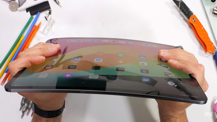 Новые ультратонкие iPad Pro: выдержат ли они испытание на прочность?