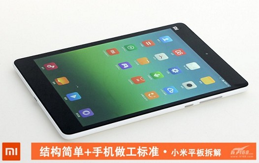 Планшет Xiaomi MiPad разобран. Основной объем устройства занимает аккумуляторная батарея