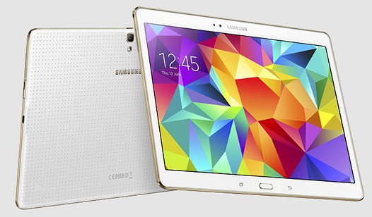 Super AMOLED экраны планшетов Galaxy Tab S по сравнению с обычными LCD экранами в рекламе Samsung