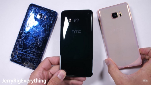 HTC U11 в тесте на жесткость корпуса и устойчивость к царапинам