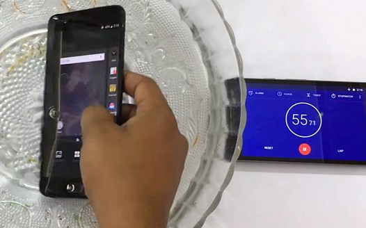 OnePlus 5. Незащищенный смартфон в тесте на водонепроницаемость (Видео)