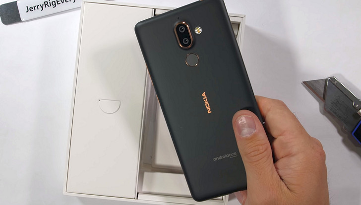 Nokia 7 Рlus в тестах на жесткость конструкции и устойчивость к царапинам показал себя весьма достойно (Видео)