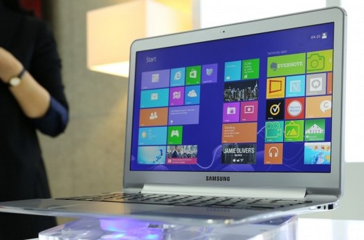 Планшет - ноутбук Samsung с двумя экранами