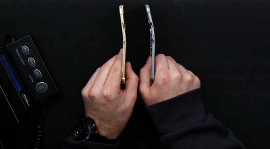 Согнуть iPhone 6S будет в два раза сложнее, чем iPhone 6 (Видео)