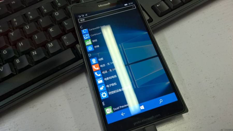 Nokia Lumia 950. Так будет выглядеть первый гибрид смартфона и мини Windows ПК от Microsoft