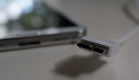 Samsung Galaxy Note 3 оснащен microUSB 3.0 портом