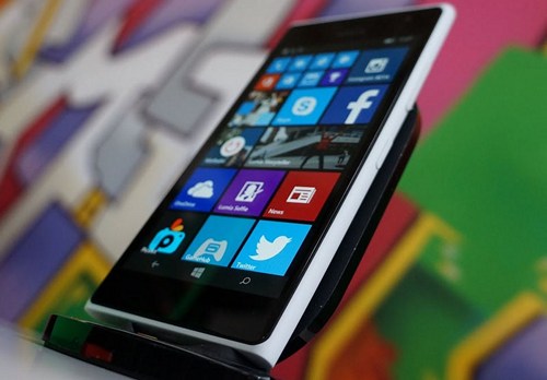 Новый Windows 10 Moblie смартфон с 5-дюймовым экраном HD разрешения, нечто среднее между бюджетной Lumia 550 и флагманом Lumia 950 на подходе