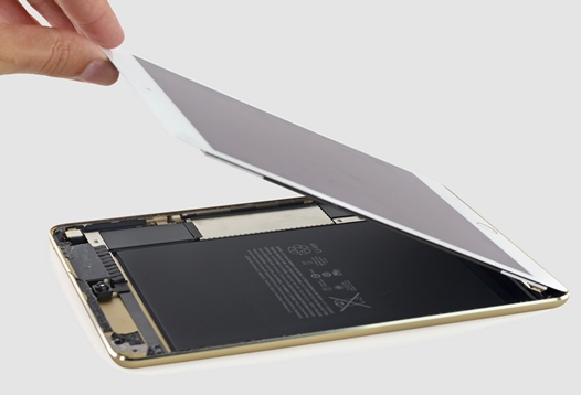 iPad mini 4 разобран в iFixit. Ремонтопригодность планшета по-прежнему на самом низком уровне