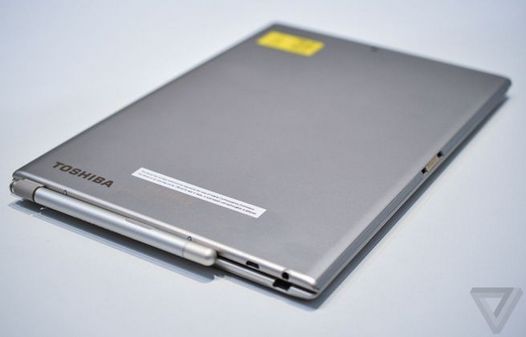 Toshiba представила прототип супертонкого 12-дюймового Windows планшета-трансформера
