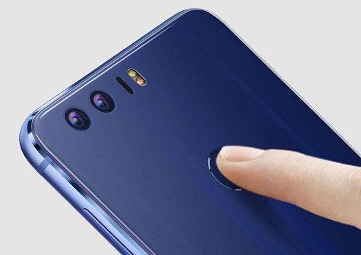 Huawei Honor 8 с корпусом из стекла и металла и сдвоенной камерой представлен официально. Цена и дата начала продаж объявлены