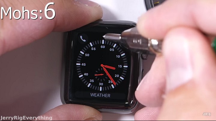 Экран Apple Watch 3 с защитой из сапфирового стекла в тестах на устойчивость к царапинам не показал выдающихся результатов