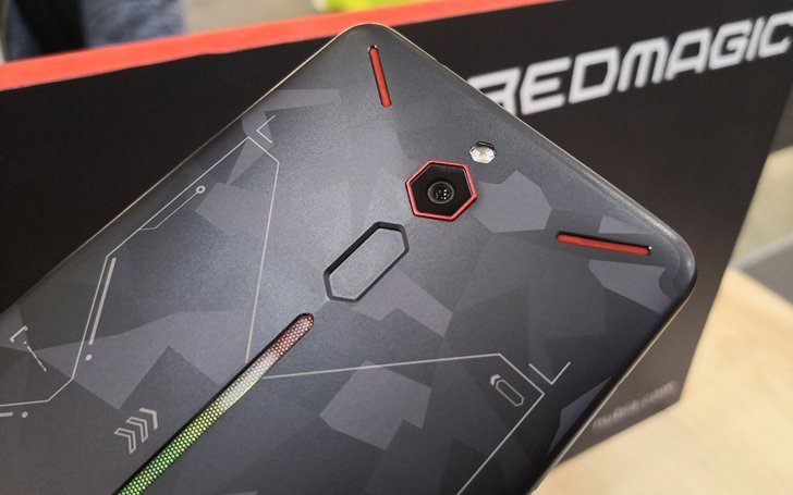 Nubia Red Magic 2 на подходе: Snapdragon 845, 8 ГБ оперативной памяти и уже привычный дизайн Nubia Red Magic 2 на подходе: Snapdragon 845, 8 ГБ оперативной памяти и уже привычный дизайн
