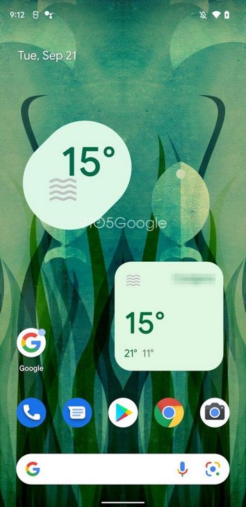 Наши коллеги с сайта 9to5Google опубликовали новые варианты виджетов погоды, которые, на этот раз более соответствуют дизайну Material You в Android 12.   Это большой округлый квадрат с погодными условиями, текущей температурой и максимальными и минимальными значениями температуры, а также меньший овальный квадрат отображающий только текущую погоде и температуру. В отличие от предыдущих версий виджетов, они умеют менять свой цвет в зависимости от главного цвета обоев.