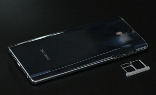Bluboo XTouch будет первым смартфоном с гибридным три-в-одном слотом для двух SIM и одной Micro SD карт?