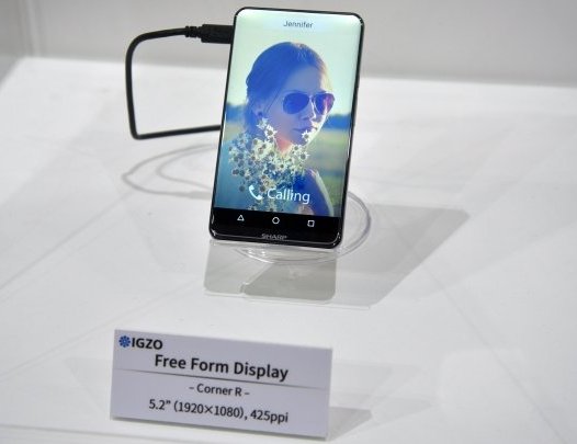 Дисплеи для смартфонов от Sharp с закругленными углами, а также круглые дисплеи сверхвысокого разрешения для устройств виртуальной реальности на подходе Дисплеи для смартфонов от Sharp с закругленными углами, а также круглые дисплеи сверхвысокого разрешения для устройств виртуальной реальности на подходе