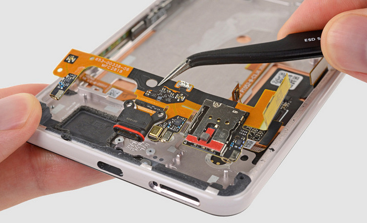 Инструкция по разборке Pixel 3 XL появилась на сайте iFixit. Дисплей производства Samsung, чип Google Titan M и невысокая ремонтопригодность (Видео)