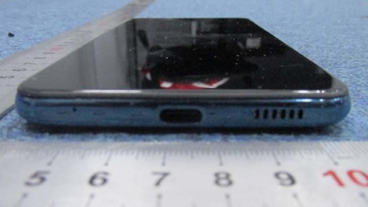 ZTE Blade 20. Смартфон с квадратным модулем камеры, как у Google Pixel 4 и iPhone 11 вскоре появится в продаже