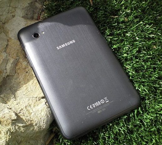 Задняя панель. Камера и вспышка Планшетный ПК Samsung Galaxy Tab 7.0 Plus