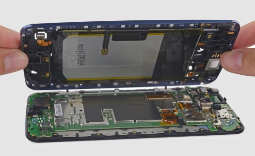 Nexus 6 разобран в iFixit. Ремонтопригодность новинки находится на неплохом уровне