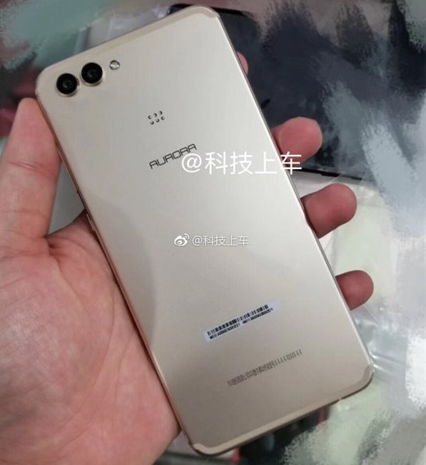 Huawei P11 Plus. Так будет выглядеть новая флагманская модель компании