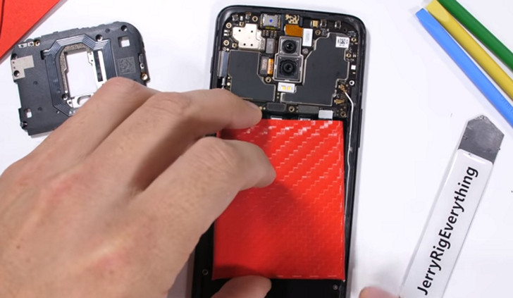 OnePlus 6T. Что находится внутри смартфона (Видео разборки)