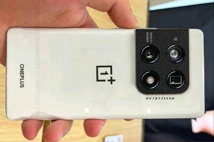 One Plus 10 Pro One Plus 10 Pro
