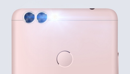 BLUBOO Dual — педварительные заказы на недорогой смартфон со сдвоенной камерой стартовали