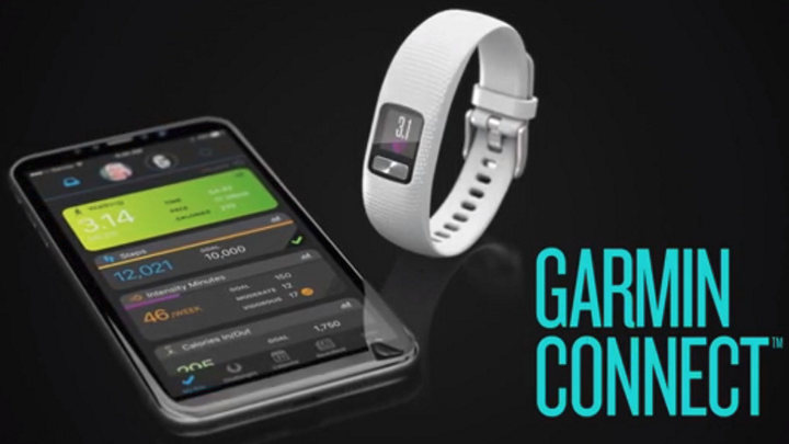 Garmin Vivofit 4. Недорогой фитнес-браслет с цветным экраном, который может автономно работать целый год